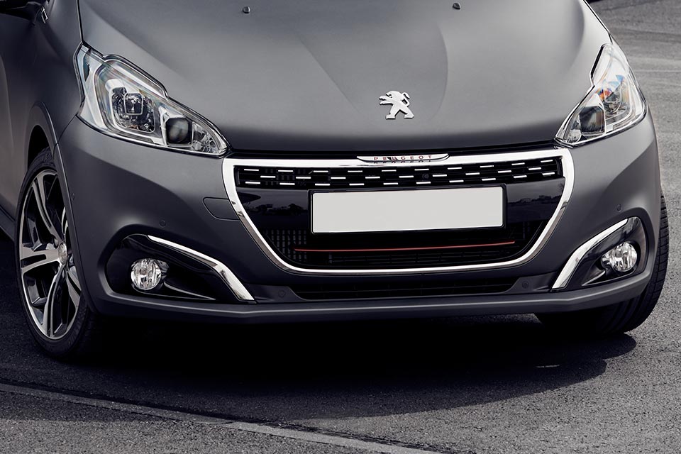 Fronten på en Peugeot 208